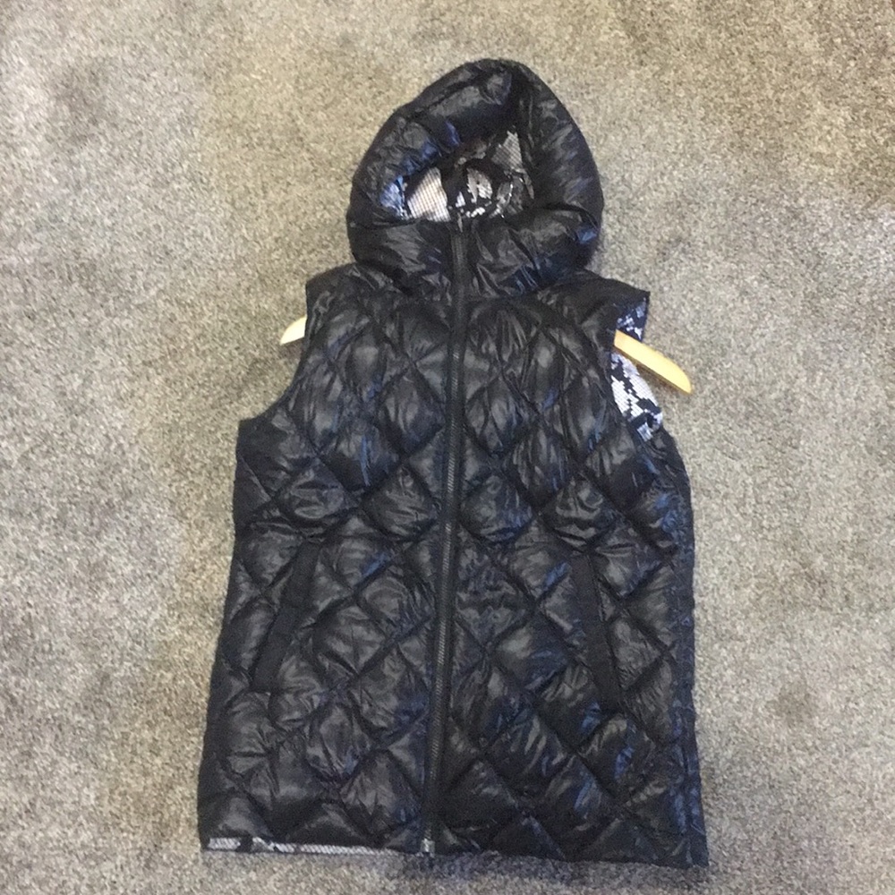 Lululemon size 10 puffy vest